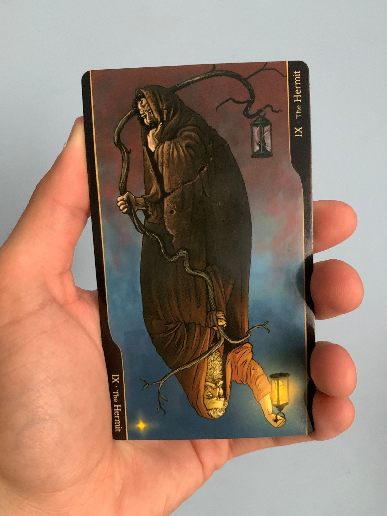 Tarot – Karta Dnia Pustelnik;                        Znak zodiaku: Panna